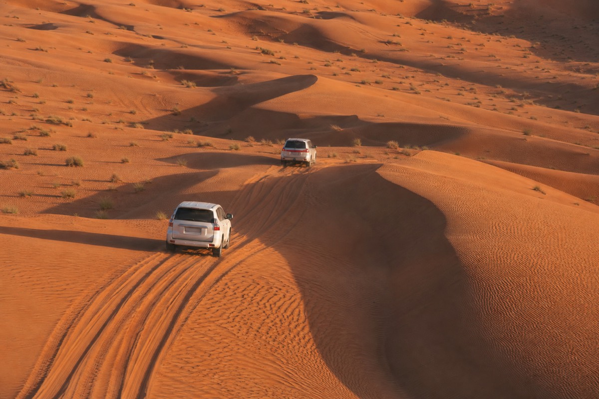 The drive from Muscat to the edge of the sands